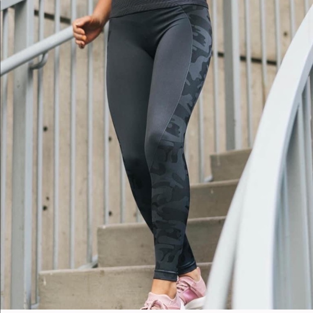 zyia active gray camo performance leggings